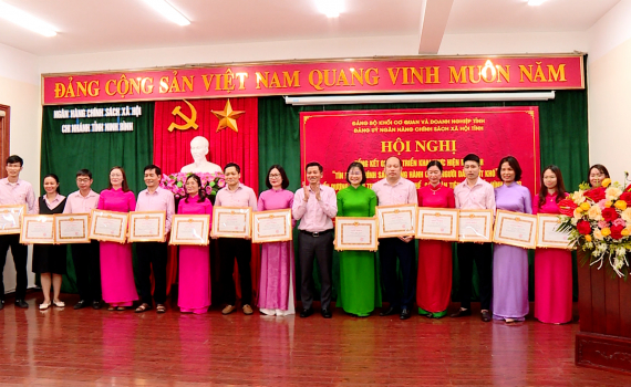 Tổng kết 2 năm thực hiện m&ocirc; h&igrave;nh "T&iacute;n dụng ch&iacute;nh s&aacute;ch đồng h&agrave;nh c&ugrave;ng người d&acirc;n vượt kh&oacute;"