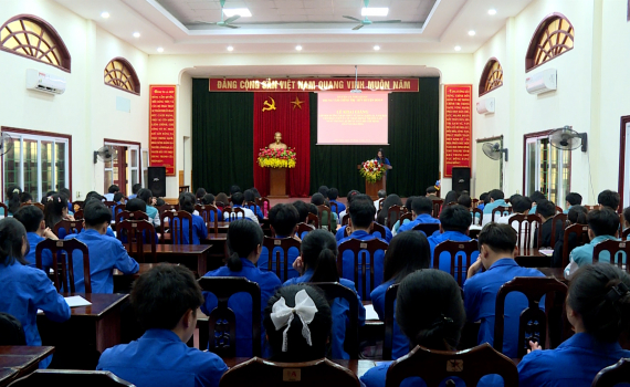 Nho Quan: Khai giảng lớp bồi dưỡng nhận thức về Đảng cho đo&agrave;n vi&ecirc;n thanh ni&ecirc;n
