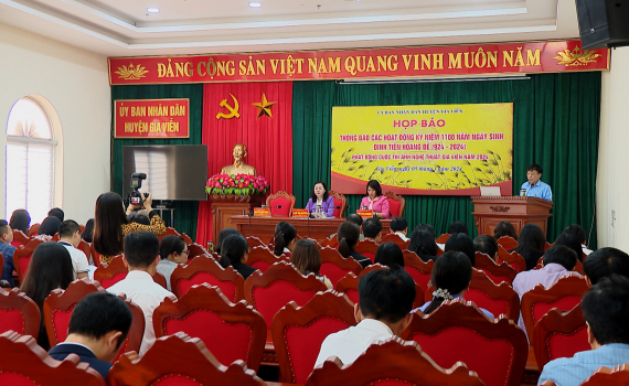 Gia Viễn họp b&aacute;o th&ocirc;ng tin c&aacute;c hoạt động kỷ niệm 1100 năm ng&agrave;y sinh Đinh Ti&ecirc;n Ho&agrave;ng Đế