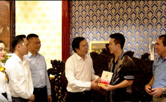 Hội Doanh nh&acirc;n trẻ tỉnh thăm quan, trao đổi kinh nghiệm tại một số doanh nghiệp tại huyện Y&ecirc;n Kh&aacute;nh v&agrave; Y&ecirc;n M&ocirc;