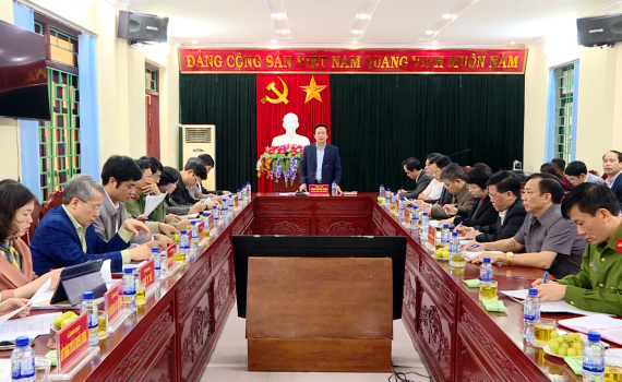  Đo&agrave;n c&ocirc;ng t&aacute;c của tỉnh l&agrave;m việc với huyện Y&ecirc;n M&ocirc; về tiến độ x&acirc;y dựng huyện n&ocirc;ng th&ocirc;n mới n&acirc;ng cao