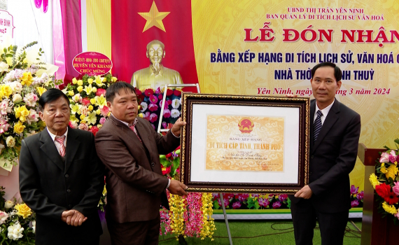 Đ&oacute;n Bằng di t&iacute;ch lịch sử, văn h&oacute;a cấp tỉnh nh&agrave; thờ Tạ Danh Th&ugrave;y