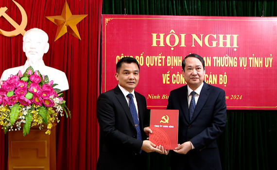 C&ocirc;ng bố Quyết định của Ban Thường vụ Tỉnh ủy về việc điều động, bổ nhiệm c&aacute;n bộ