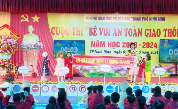 S&ocirc;i nổi cuộc thi &ldquo;B&eacute; với an to&agrave;n giao th&ocirc;ng&rdquo;
