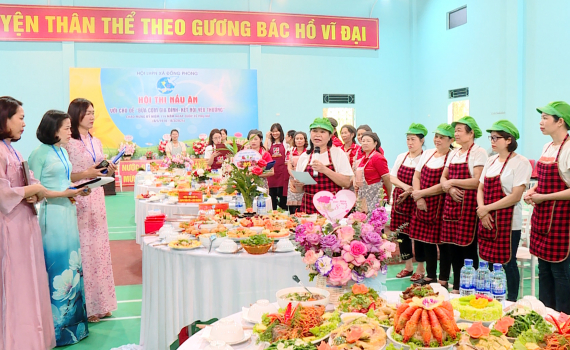 Hội thi nấu ăn &ldquo;Bữa cơm gia đ&igrave;nh &ndash; Kết nối y&ecirc;u thương&rdquo; tại x&atilde; Đồng Phong