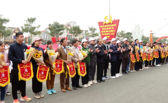 Huyện Gia Viễn, Y&ecirc;n M&ocirc;, Kim Sơn ph&aacute;t động Th&aacute;ng Hoạt động thể dục, thể thao cho mọi người