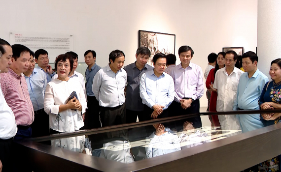 Đo&agrave;n c&ocirc;ng t&aacute;c của tỉnh Ninh B&igrave;nh khảo s&aacute;t một số điểm Di t&iacute;ch lịch sử văn h&oacute;a tại tỉnh Thừa thi&ecirc;n Huế