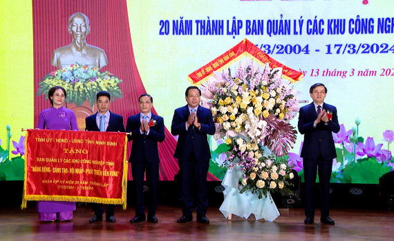 Ban Quản l&yacute; c&aacute;c khu c&ocirc;ng nghiệp tỉnh Ninh B&igrave;nh kỷ niệm 20 năm th&agrave;nh lập 