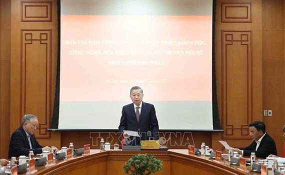 Đặt khoa học, c&ocirc;ng nghệ, đổi mới s&aacute;ng tạo v&agrave;o vị tr&iacute; trung t&acirc;m của qu&aacute; tr&igrave;nh ph&aacute;t triển đất nước