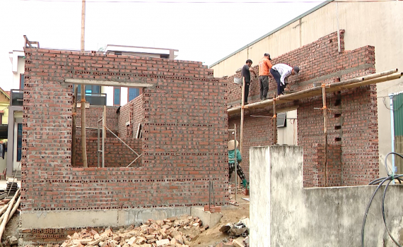 Y&ecirc;n Kh&aacute;nh đẩy nhanh tiến độ x&oacute;a nh&agrave; tạm, nh&agrave; dột n&aacute;t