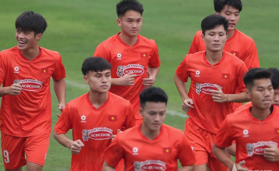 Huấn luyện vi&ecirc;n U22 Việt Nam n&oacute;i g&igrave; về cầu thủ Việt kiều?