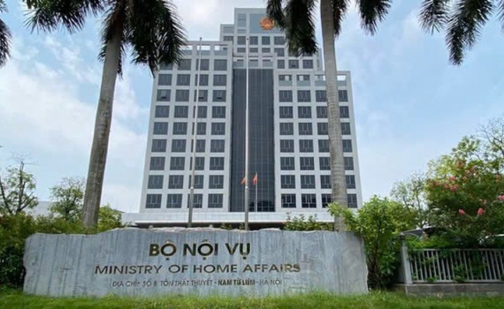 Bộ Nội vụ đề nghị tạm dừng giải quyết chế độ cho c&aacute;n bộ kh&ocirc;ng t&aacute;i cử, t&aacute;i bổ nhiệm