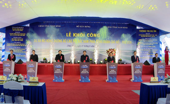Khởi c&ocirc;ng Dự &aacute;n mở rộng đường bộ cao tốc Bắc Nam ph&iacute;a Đ&ocirc;ng đoạn Cao Bồ - Mai Sơn