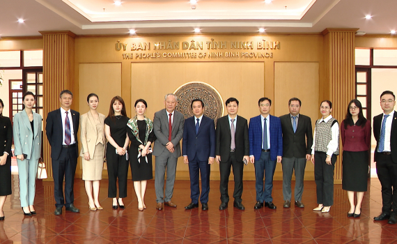 Đồng ch&iacute; Chủ tịch UBND tỉnh Phạm Quang Ngọc tiếp x&atilde; giao Tập đo&agrave;n Th&aacute;i B&igrave;nh Dương, Trung Quốc