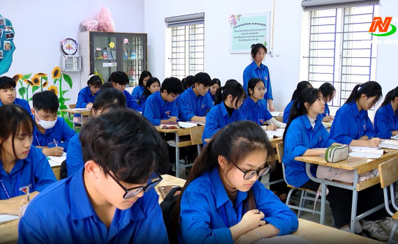 Đổi mới gi&aacute;o dục ch&iacute;nh trị tư tưởng cho học sinh