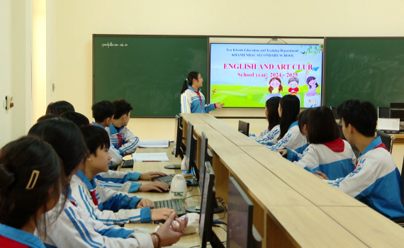 Ph&aacute;t triển m&ocirc; h&igrave;nh c&acirc;u lạc bộ tiếng Anh trong trường học