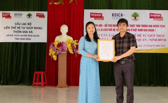 Ra mắt C&acirc;u lạc bộ Li&ecirc;n thế hệ tự gi&uacute;p nhau tại x&atilde; Gia Thủy