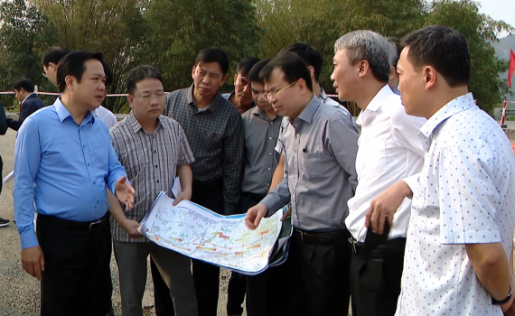 Đồng ch&iacute; Chủ tịch UBND tỉnh Phạm Quang Ngọc kiểm tra tiến độ thi c&ocirc;ng Dự &aacute;n tuyến đường B&aacute;i Đ&iacute;nh &ndash; Ba Sao
