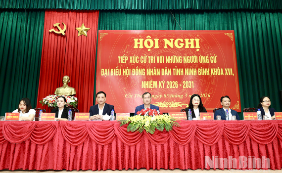 Đồng ch&iacute; Ph&oacute; B&iacute; thư Tỉnh ủy, Chủ tịch HĐND tỉnh L&ecirc; Quốc Chỉnh v&agrave; c&aacute;c ứng cử vi&ecirc;n đại biểu HĐND tỉnh tiếp x&uacute;c cử tri c&aacute;c x&atilde; Cổ Lễ, C&aacute;t Th&agrave;nh, Ninh Giang