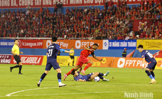 V&ograve;ng 16 V.League 2025-2026: B&agrave;n thắng muộn kh&ocirc;ng đủ gi&uacute;p Ninh B&igrave;nh FC c&oacute; điểm