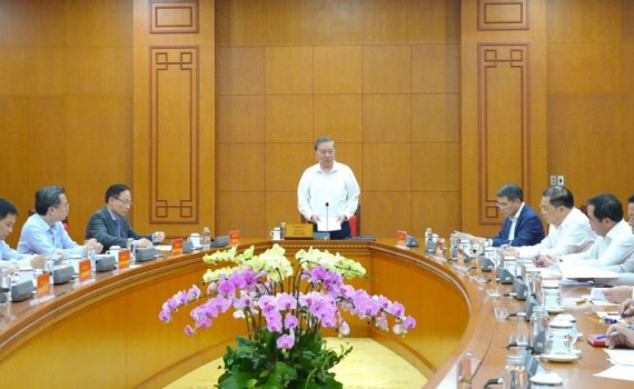 Tổng B&iacute; thư T&ocirc; L&acirc;m: Cần c&oacute; chiến lược cụ thể nhằm t&aacute;i cơ cấu nền kinh tế