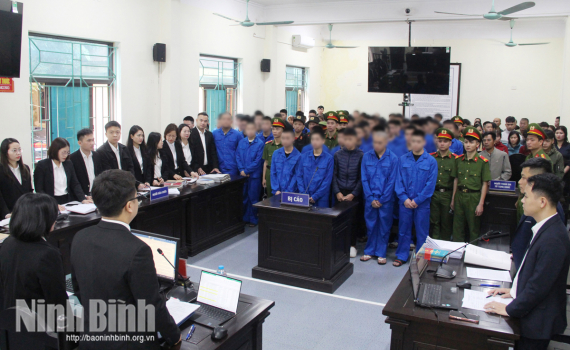 Đưa ra x&eacute;t xử 62 thanh, thiếu ni&ecirc;n về tội g&acirc;y rối trật tự c&ocirc;ng cộng