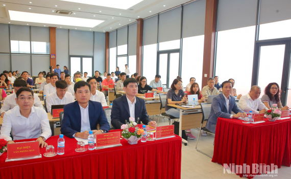 Ban Quản l&yacute; Khu kinh tế v&agrave; c&aacute;c KCN tỉnh đối thoại, th&aacute;o gỡ kh&oacute; khăn cho doanh nghiệp