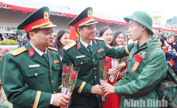 N&ocirc; nức ng&agrave;y hội t&ograve;ng qu&acirc;n