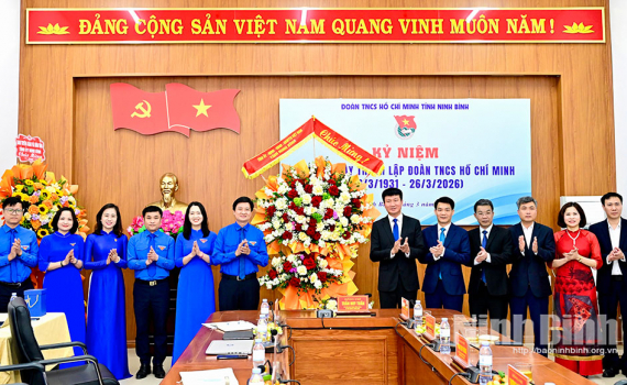 Đồng ch&iacute; B&iacute; thư Tỉnh ủy Trần Huy Tuấn thăm, ch&uacute;c mừng Tỉnh đo&agrave;n nh&acirc;n kỷ niệm 95 năm Ng&agrave;y th&agrave;nh lập Đo&agrave;n TNCS Hồ Ch&iacute; Minh
