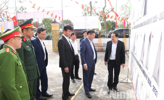 Đồng ch&iacute; B&iacute; thư Tỉnh ủy Trần Huy Tuấn kiểm tra việc thực hiện Nghị quyết Đại hội Đảng c&aacute;c cấp v&agrave; c&ocirc;ng t&aacute;c chuẩn bị bầu cử tại một số địa phương