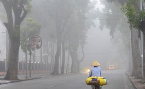Dự b&aacute;o thời tiết h&ocirc;m nay: H&agrave; Nội c&oacute; mưa ph&ugrave;n, miền Nam nắng n&oacute;ng