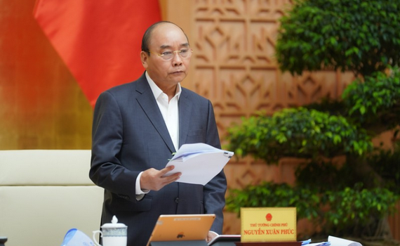 Thủ tướng: "Ch&uacute;ng ta kh&ocirc;ng gục ng&atilde; m&agrave; vẫn tăng trưởng"