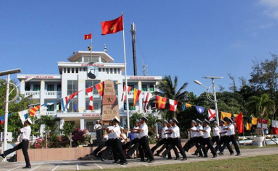 Trong ho&agrave;n cảnh n&agrave;o, người l&iacute;nh Trường Sa lu&ocirc;n chắc tay s&uacute;ng