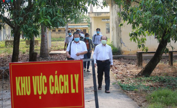 Ứng ph&oacute; Covid-19: Ph&eacute;p &ldquo;s&agrave;ng lọc&rdquo; c&aacute;n bộ l&atilde;nh đạo