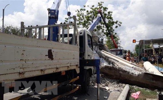 13 người chết v&igrave; tai nạn giao th&ocirc;ng trong ng&agrave;y đầu kỳ nghỉ lễ 