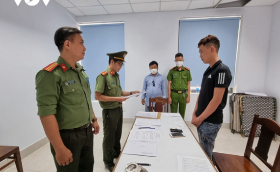 Bắt giam 14 đối tượng tiếp tay cho người Trung Quốc nhập cảnh tr&aacute;i ph&eacute;p 