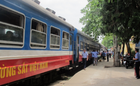 Chạy th&ecirc;m 55 đo&agrave;n t&agrave;u dịp lễ 30/4