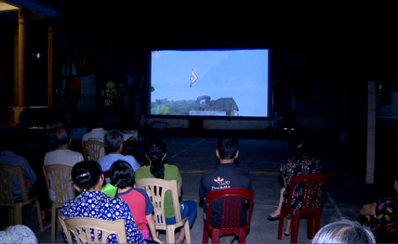 Chiếu phim lưu động, phục vụ miễn ph&iacute; cho nh&acirc;n d&acirc;n