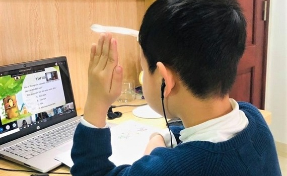 Ch&iacute;nh thức cho ph&eacute;p dạy học trực tuyến hỗ trợ v&agrave; thay thế trực tiếp
