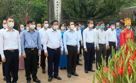 Đồng ch&iacute; Chủ tịch UBND tỉnh dự Lễ mở cửa đền Lễ hội Hoa Lư 2021