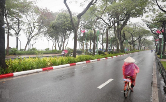 H&agrave; Nội mưa ph&ugrave;n v&agrave; sương m&ugrave; về s&aacute;ng, nhiệt độ tăng l&ecirc;n 20-26 độ C 