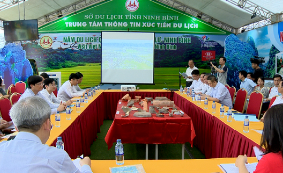 Hội thảo b&aacute;o c&aacute;o kết quả nghi&ecirc;n cứu khảo cổ học