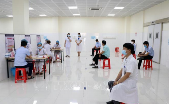 Th&ecirc;m nhiều địa phương bắt đầu ti&ecirc;m vaccine COVID-19