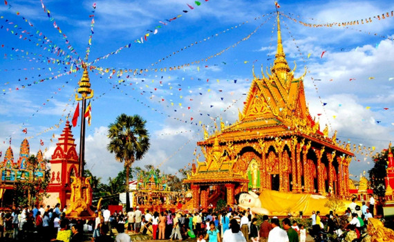 Thủ tướng gửi Thư ch&uacute;c mừng đồng b&agrave;o Khmer nh&acirc;n dịp Tết Ch&ocirc;l Chnăm Thm&acirc;y
