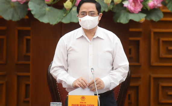 Thủ tướng Phạm Minh Ch&iacute;nh chủ tr&igrave; họp khẩn về ph&ograve;ng chống COVID-19