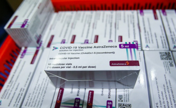 Ti&ecirc;m vaccine ngừa COVID-19 g&oacute;p phần đẩy l&ugrave;i đại dịch