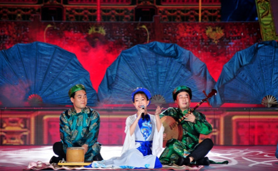 Tự h&agrave;o d&acirc;n tộc, giữ g&igrave;n bản sắc 