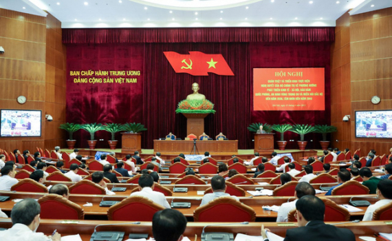 Bộ Ch&iacute;nh trị tổ chức hội nghị thứ 2 về thực hiện Nghị quyết ph&aacute;t triển v&ugrave;ng