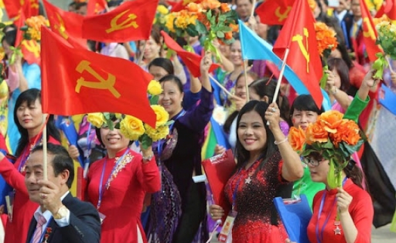 Đấu tranh, đẩy l&ugrave;i lối sống thực dụng trong một bộ phận c&aacute;n bộ, đảng vi&ecirc;n