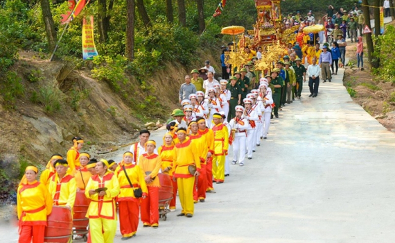 Độc đ&aacute;o Lễ giỗ Quốc tổ H&ugrave;ng Vương tr&ecirc;n đất Ng&agrave;n Hống
